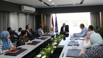 محافظ أسوان: توفير كل مقومات النجاح لتنفيذ مشروع مركز تصنيع وتعبئة التمور بقرية فارس