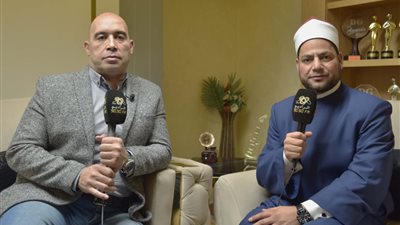 إمام مسجد الحسين: تضرعت ليلة كاملة في المحراب من أجل الإنجاب بعد 8 سنين زواج