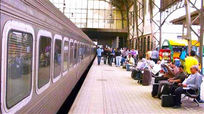 هتدفع 50 جنيه فوري.. غرامة التواجد داخل المحطات أو قطارات السكة الحديد دون تذكرة