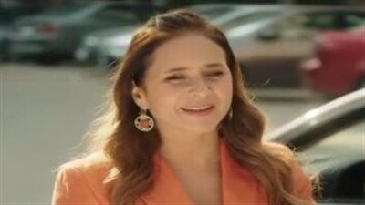 ملخص الحلقة الأولى من مسلسل فراولة: نيللي كريم تتصدر الترند بعد إنقاذ فتاة من الانتحار