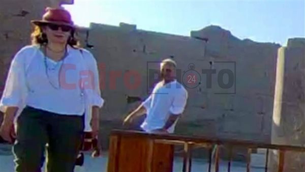 وزيرة السياحة اليونانية