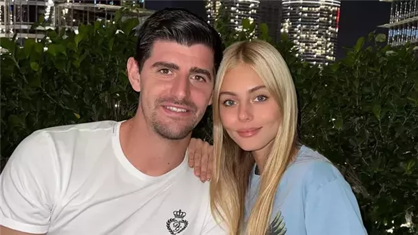 تيبو كورتوا وحبيبته