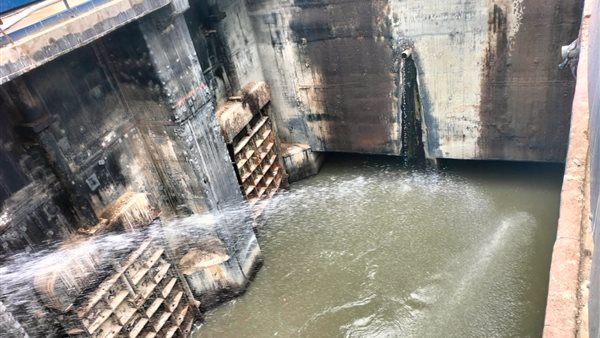 انفجار بمحطات الصرف