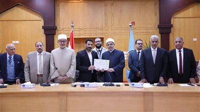 مجلس جامعة الأزهر يكرم أبناء الشريعة والقانون الفائزين بالمركز الأول