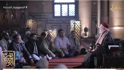 طفل: لماذا يعذب الميت لبكاء أهله عليه؟.. علي جمعة: لو وصاهم بكده