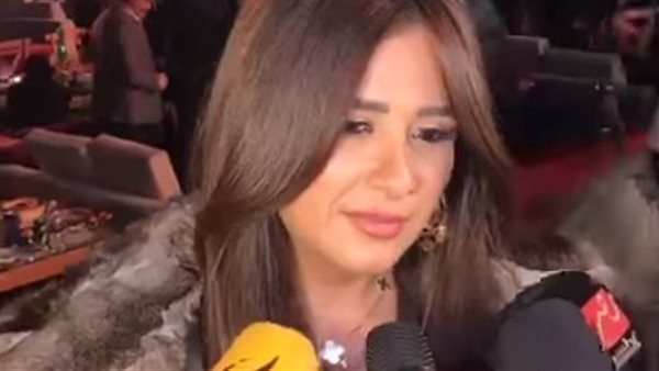 ياسمين عبد العزيز