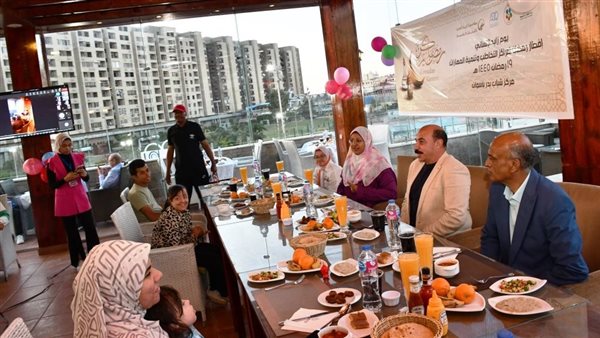 محافظ أسوان