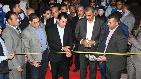 وزير الرياضة في نادي