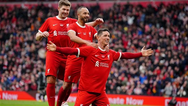 لاعبون سابقون لـ