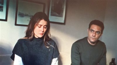 مسلسل بدون سابق إنذار الحلقة 3.. آسر ياسين يصل لنجله الحقيقي ويكتشف وفاته