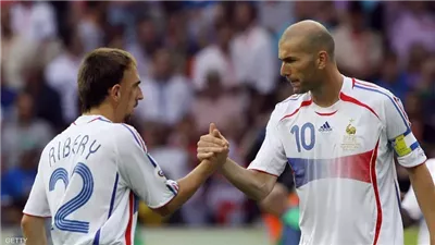 رفقة زين الدين زيدان.. ريبيري يقترب من مهمة جديدة مع ناديه السابق 