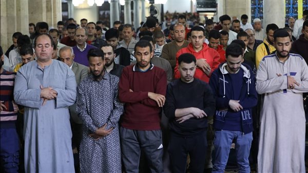 صلاة التراويح بالجامع