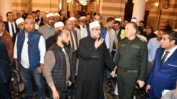 وزير الأوقاف يتفقد