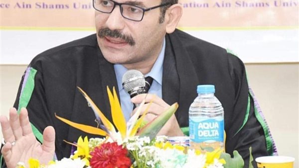  الدكتور حسام حسن