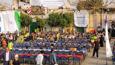 3000 وجبة فطار يوميا.. صناع الخير تواصل المشاركة بتنظيم أكبر مائدة رمضانية بميدان السيدة نفيسة 