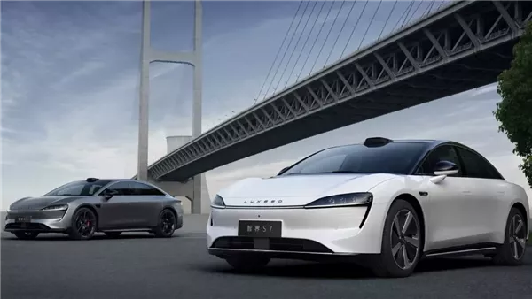  سيارة Luxeed S7