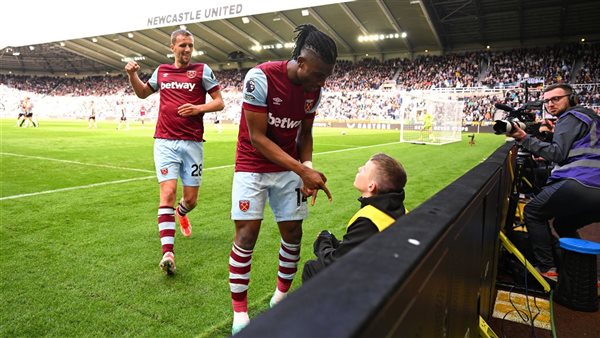 حامل كرات يحرج محمد