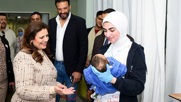 وزيرة الهجرة تتفقد