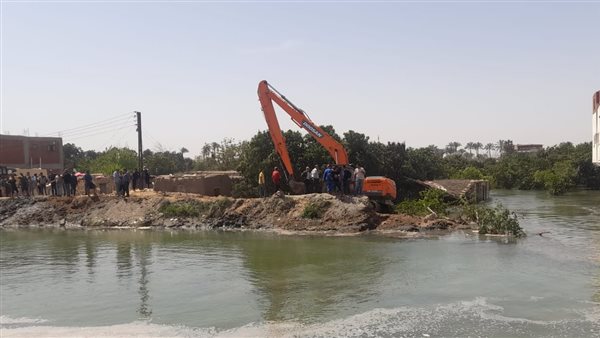 قطع بجسر ترعة السويس