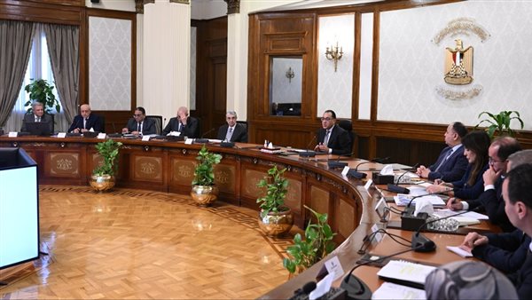 رئيس الوزراء يتابع