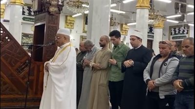 خشوع وسكنية.. الشيخ صلاح الجمل يؤم المصلين في تراويح ليلة 22 رمضان بمسجد السيدة نفيسة | بث مباشر