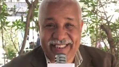 تخرج بعد سن الـ 60.. أكبر طالب في كلية الطب: حققت حلم والدتي | بث مباشر