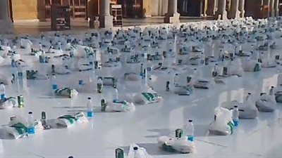 لليوم الـ 22 على التوالي.. الجامع الأزهر يستقبل الطلاب الوافدين في أكبر مائدة إفطار | بث مباشر