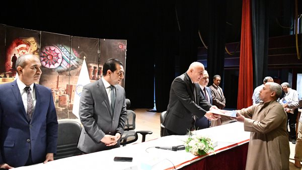 تسليم عقود مدينة