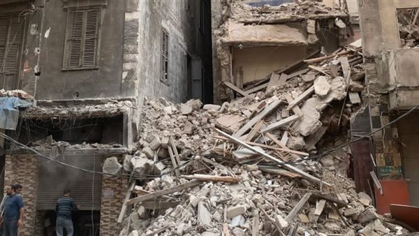 انهيار عقار مهجور