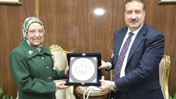 محافظ المنوفية يكرم