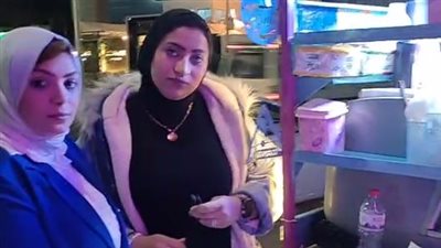 رانيا وهند تكافحان في شوارع كفر الشيخ بعربة لتجهيز المشروبات الساخنة: بنصرف على بيتنا وأولادنا | بث مباشر 