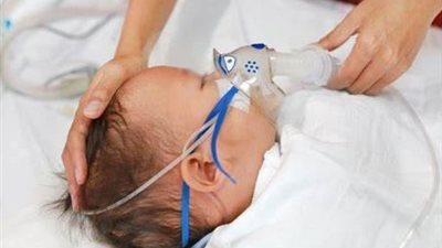 خبراء: الخناق هو أكثر الأمراض التنفسية شيوعًا بين الأطفال