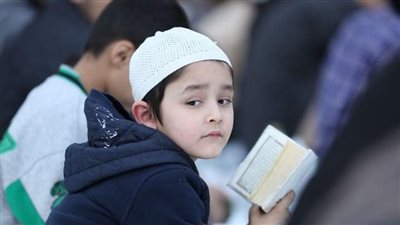 ركعا سجدا.. الأطفال يملؤون صحن الجامع الأزهر وباحاته في العشر الأواخر من رمضان