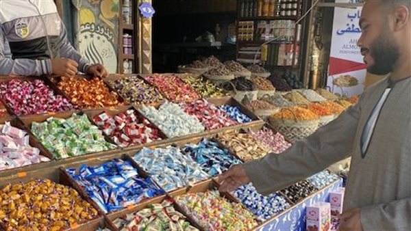 حلوى العيد تزين واجهات