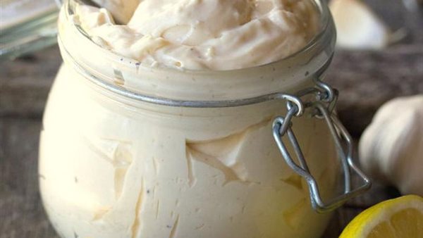 طريقة عمل المايونيز