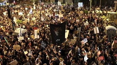 الشرطة قد تلجأ لإطلاق النار.. تقارير عبرية: المظاهرات أمام منزل نتنياهو تخطت الخطوط الحمراء 