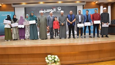 مليون جنيه.. محافظ بورسعيد يُسلم جوائز الفائزون في رمضان لحافظي كتاب الله| صور