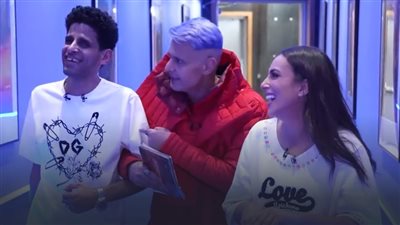 رامز جلال لحمدي الميرغني: إزاي مراتك خايفة وهي معاك؟.. والفنان ساخرا: لما يبقى جوزها راجل