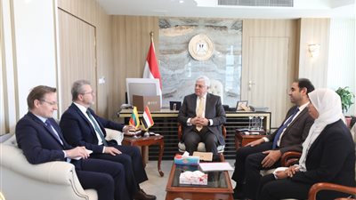 عاشور يبحث مع سفير ليتوانيا التعاون بمجال استخدام التكنولوجيا في التعليم 