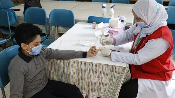 الكشف على طلاب المدارس_