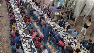 بتكلفة 250 ألف جنيه.. إحدى قرى المنوفية تنظم أكبر إفطار رمضاني