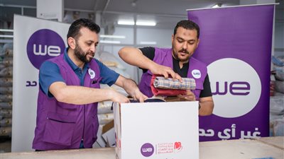 وي تحتفل بيوم اليتيم وتوزع الملابس الجديدة على 4000 طفل في إطار حملتها دايما على بالي