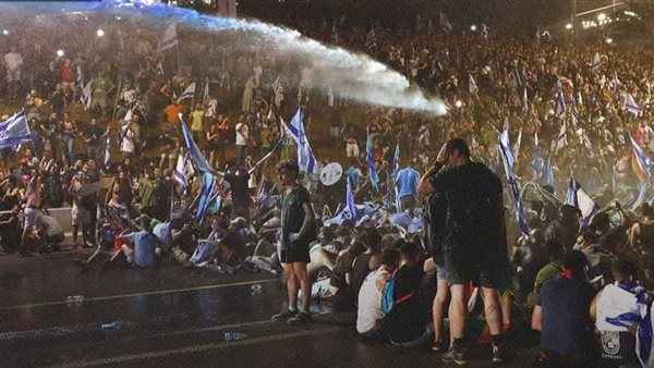 تظاهرات أهالي الرهائن