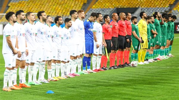 المصري يقف دقيقة