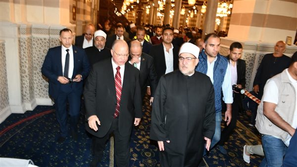 وزير الاوقاف ومحافظ