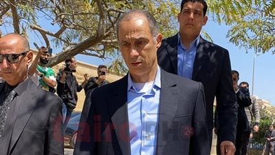 جمال مبارك وأحمد موسى وزكريا عزمي أبرز الحضور في جنازة أحمد فتحي سرور | بث مباشر