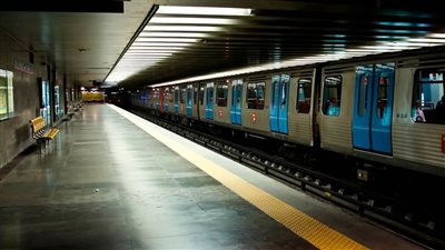 مصر تفوقت في الأمن والسلامة والنظافة.. مجلة نيوزويك الأمريكية تطرح مقارنة بين مترو القاهرة ونيويورك