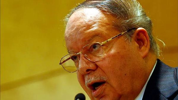 الدكتور أحمد فتحي