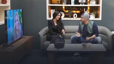 الغزل في مذيعة البرنامج أبرزها.. لقطات عفوية للضيوف خلف كواليس رامز جاب من الآخر
