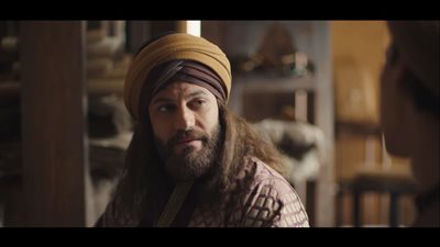 عمر الخيام يترك كل شىء خلفه ويسافر ليختار قبره بمسلسل الحشاشين